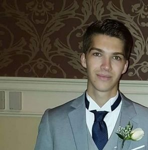 Meet your Posher, Devin